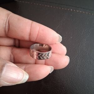 Silver Tone Geometric Pattern Ring